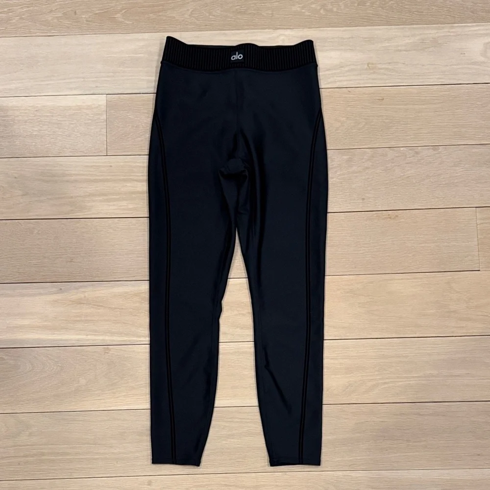 ALO Airlift High-Waist 7/8 Line Up Legging, Size S - Picture 5 of 8